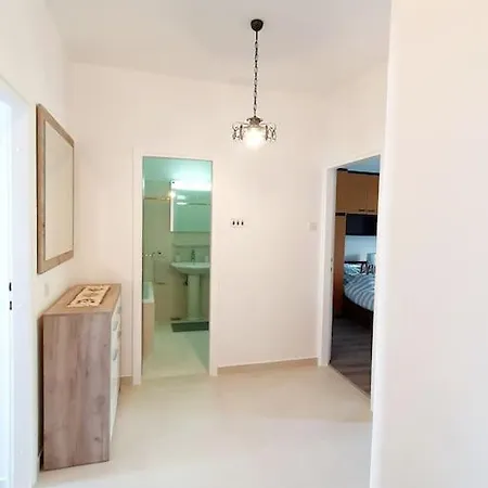 Sanja Apartment *